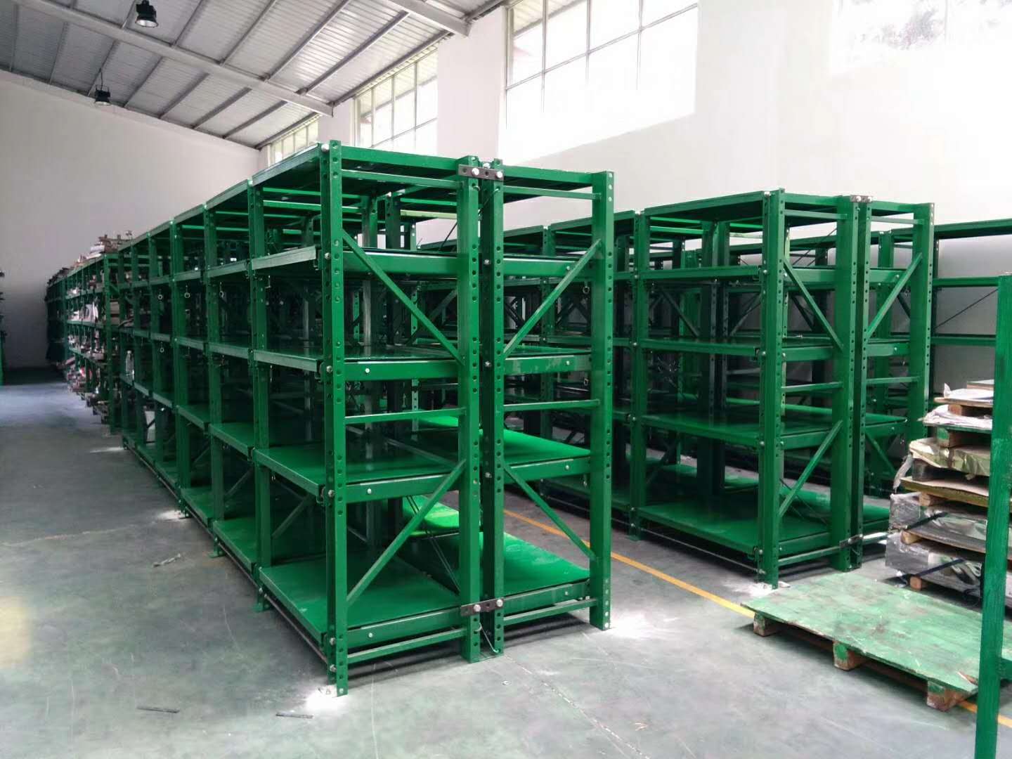 2011年明衛(wèi)與廈門客戶制作的模具架案例